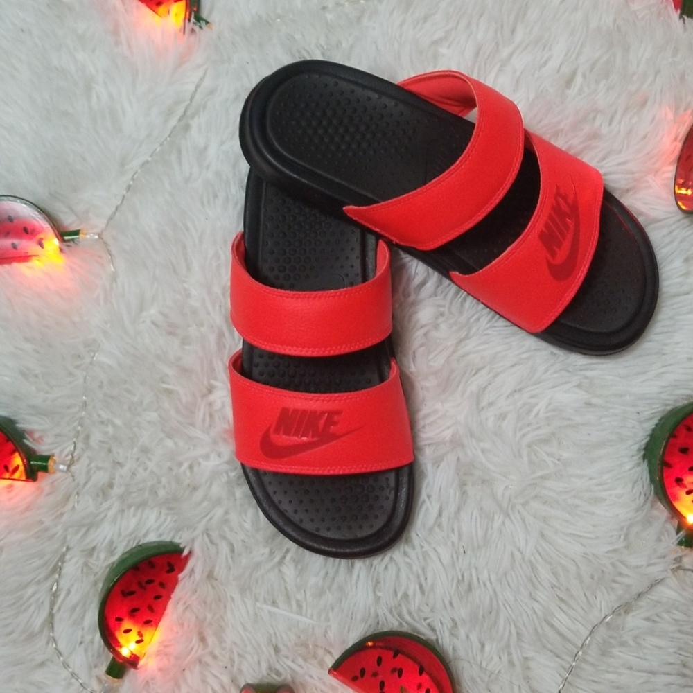 Nike Women's Benassi Duo Ultra Slides 6